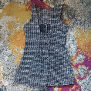 Chic Tweed Sleeveless shirt